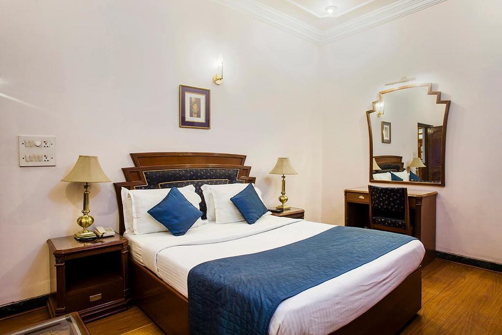 Hotel Imperial House Allahabad Exterior photo