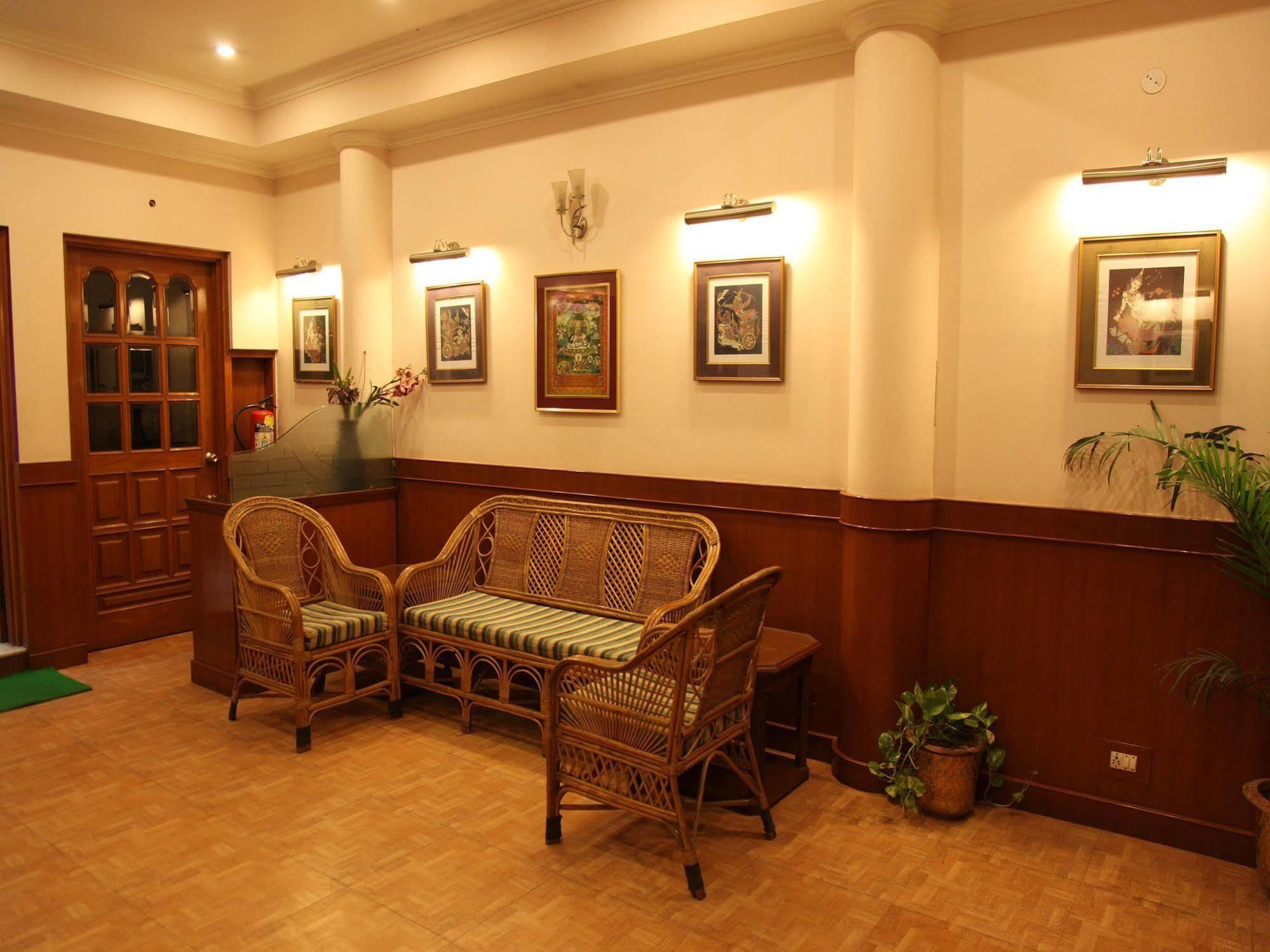 Hotel Imperial House Allahabad Exterior photo